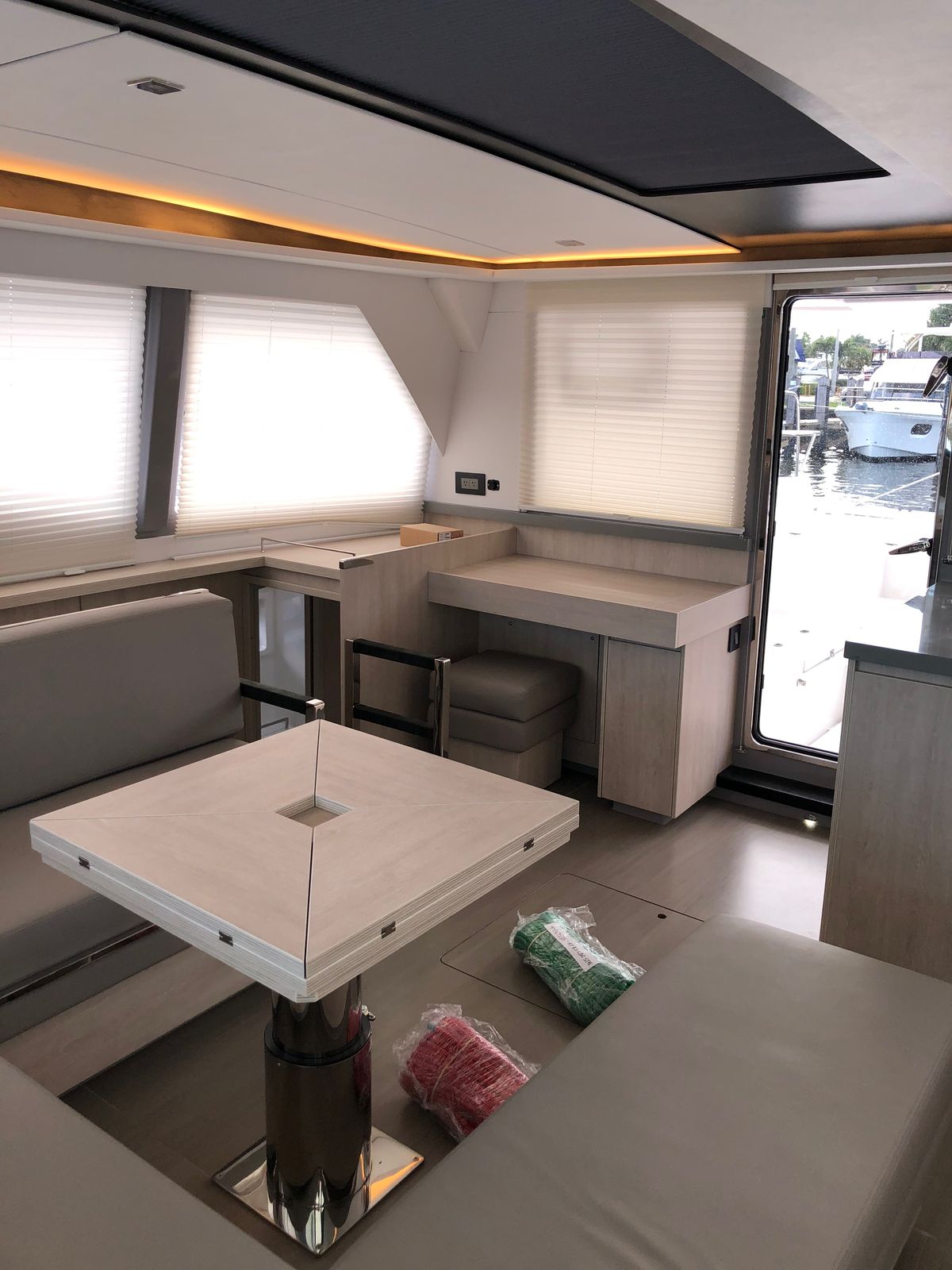 Saloon dinette and nav desk